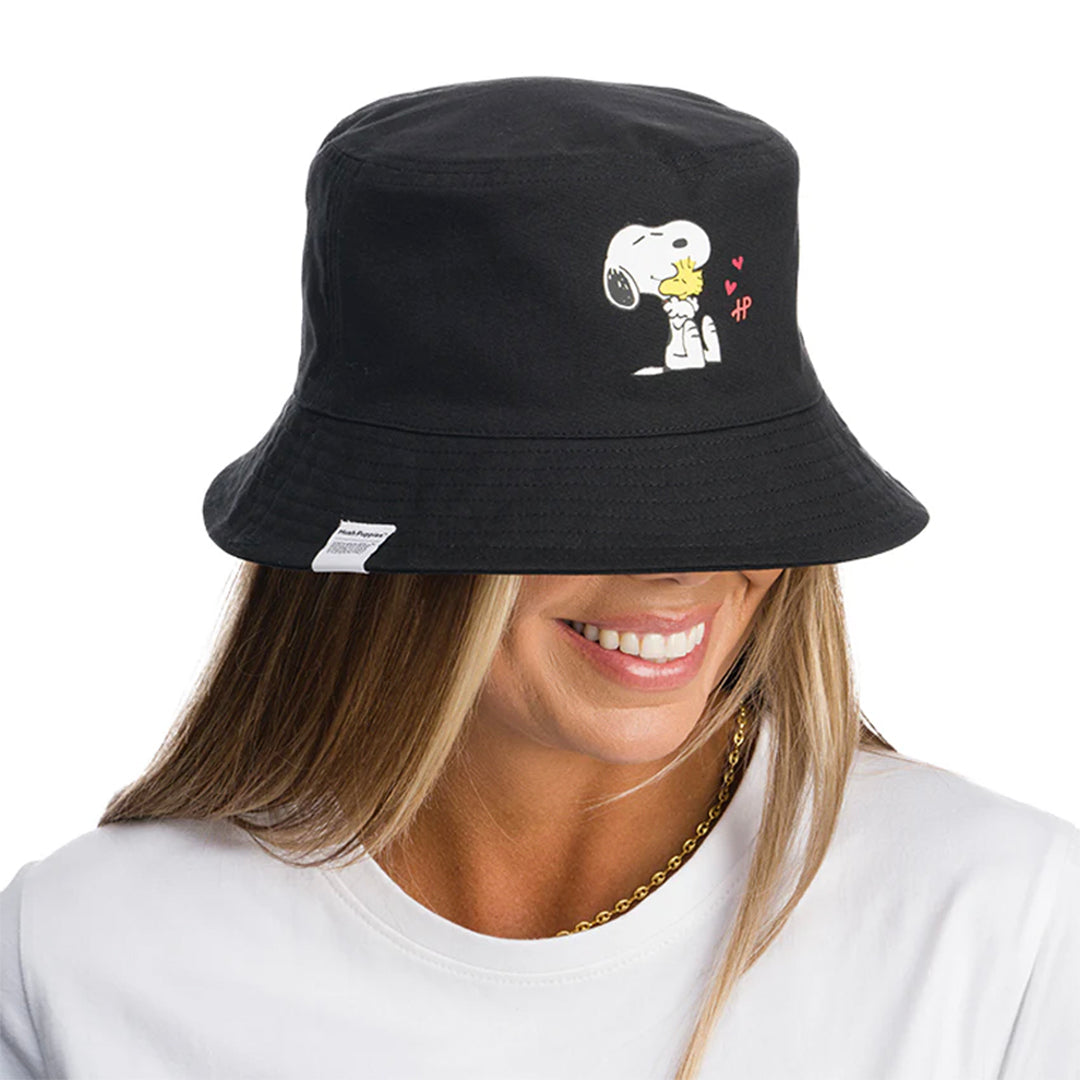 Gorro Snoopy para mujer color negro Hush Puppies Guatemala